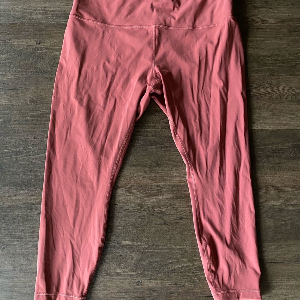 Lululemon wunder under